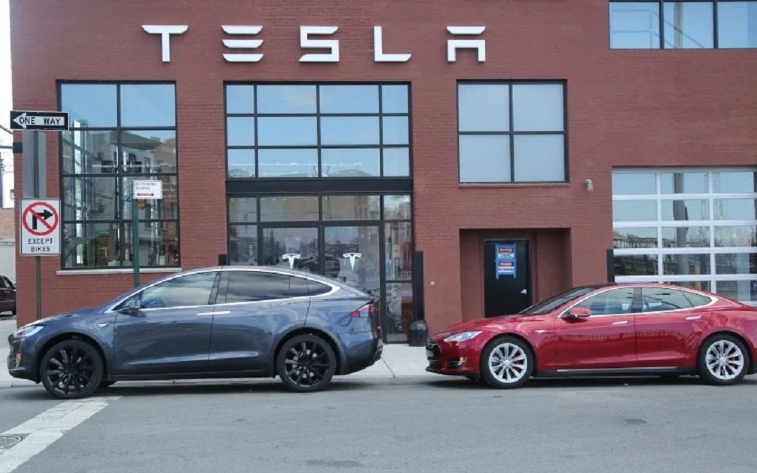 Tesla quiere crear su propio Yanosik para sus coches eléctricos