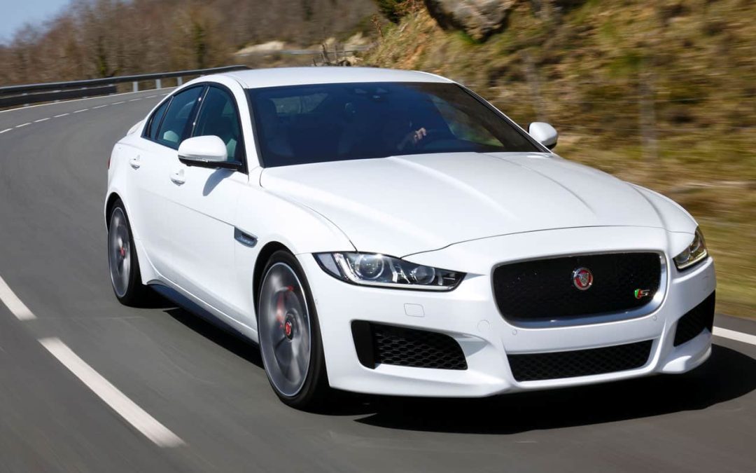 Jaguar XE: el sedán de lujo que te hará disfrutar al volante