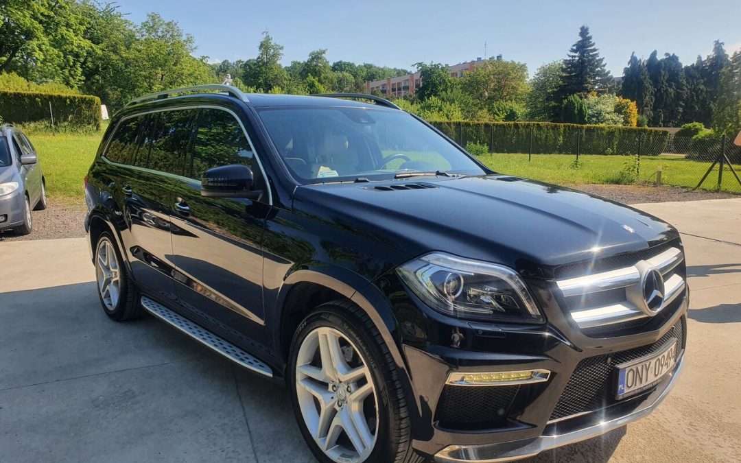 Así es el Mercedes GL350d AMG, un SUV de 320 CV con etiqueta CERO