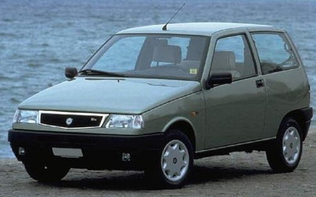 Lancia Y10: Compacto con Clase