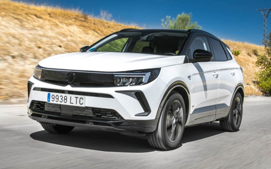 Opel Grandland Híbrido 136 CV: Un SUV que lo Tiene Todo