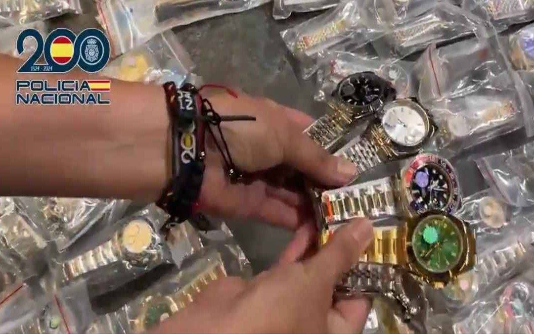 España: Desmantelada red de ropa falsificada con 2.000 toneladas incautadas