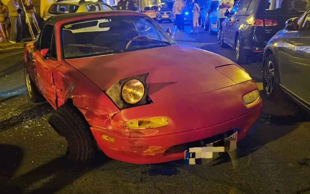 Persecución de película en Las Palmas: detenido tras huir con un coche robado y chocar contra más de 15 vehículos